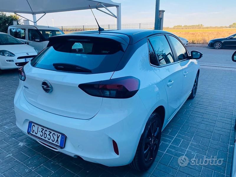 Usata Opel Corsa Edition 101 CV (74 kW) 2022 Bianco Utilitaria