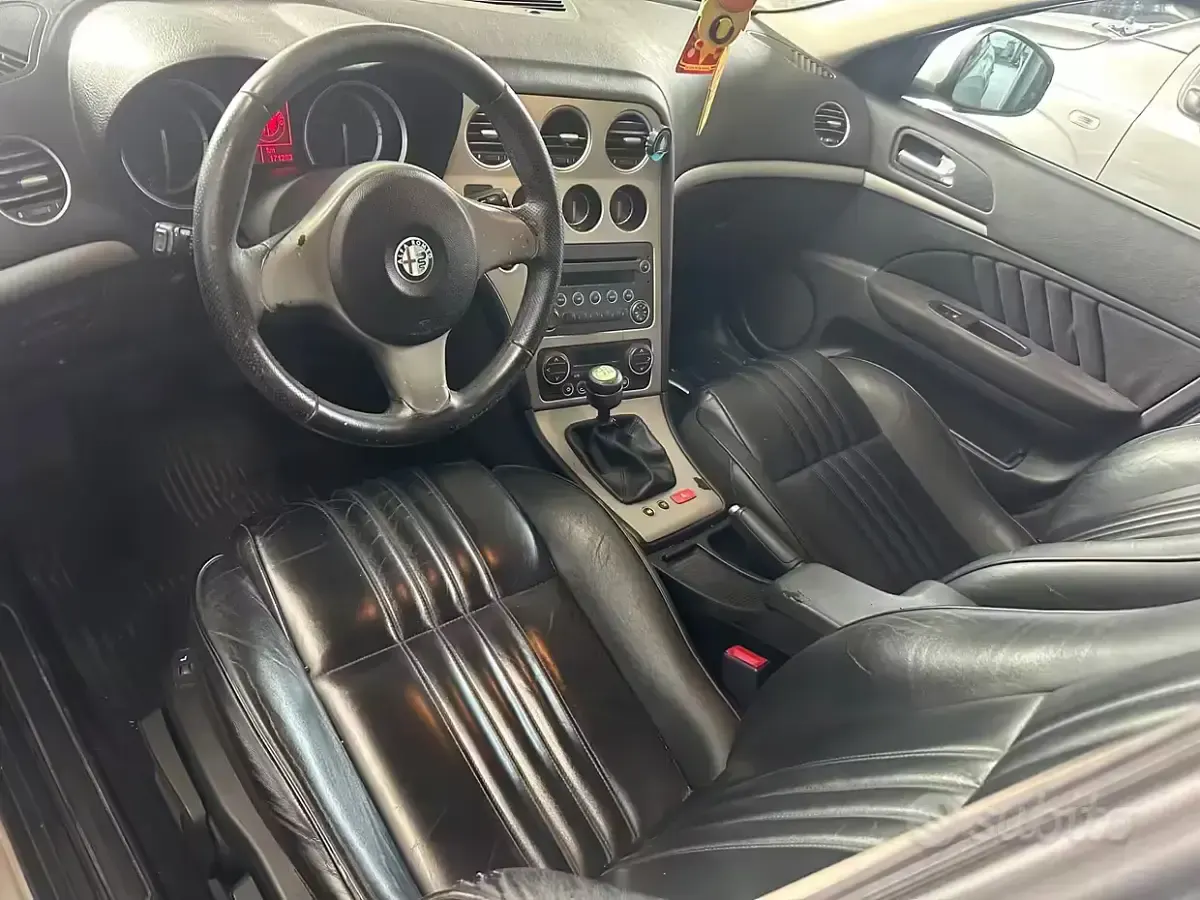 Usado Alfa Romeo 159 120 CV (88 kW) 2008 Gris Familiar