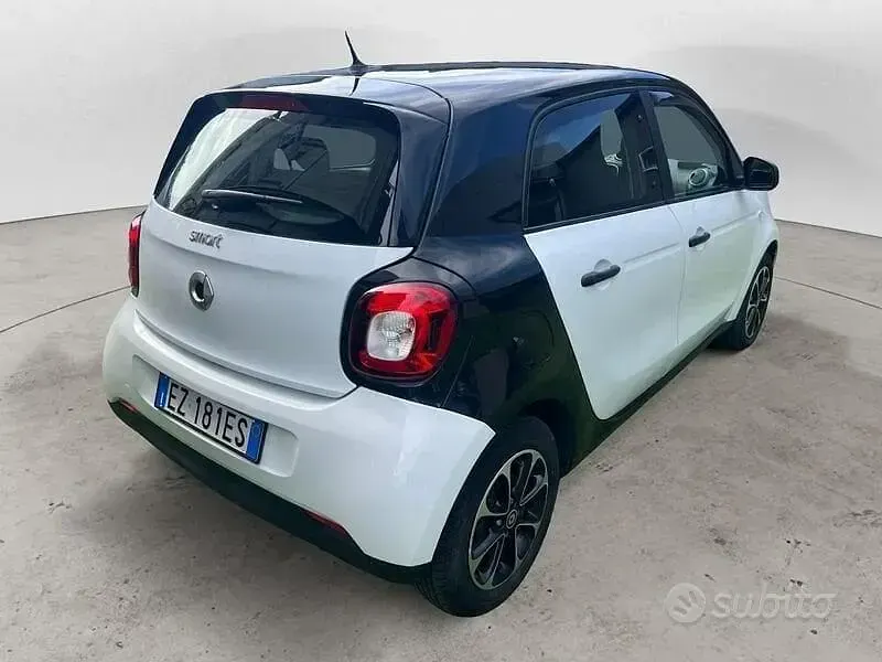 Usata Smart ForFour 71 CV (52 kW) 2015 Bianco Utilitaria
