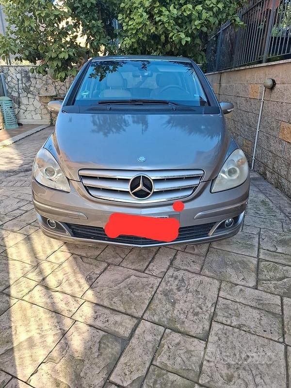 Usata Mercedes B180 2008 Grigio Monovolume