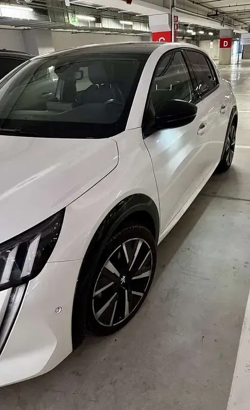 Usata Peugeot 208 GT 102 CV (75 kW) 2022 Utilitaria