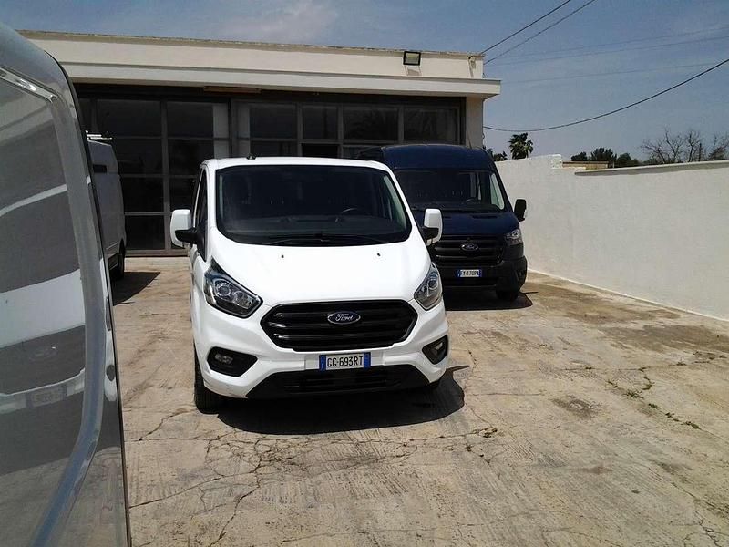 Usata Ford Transit Custom 131 CV (96 kW) 2021 Bianco Monovolume