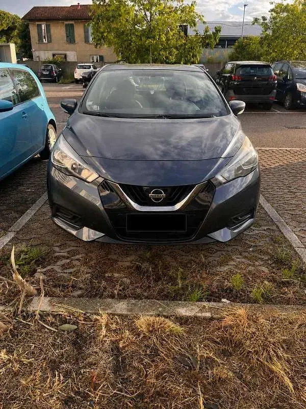 Usata Nissan Micra Acenta 90 CV (66 kW) 2018 Grigio Utilitaria