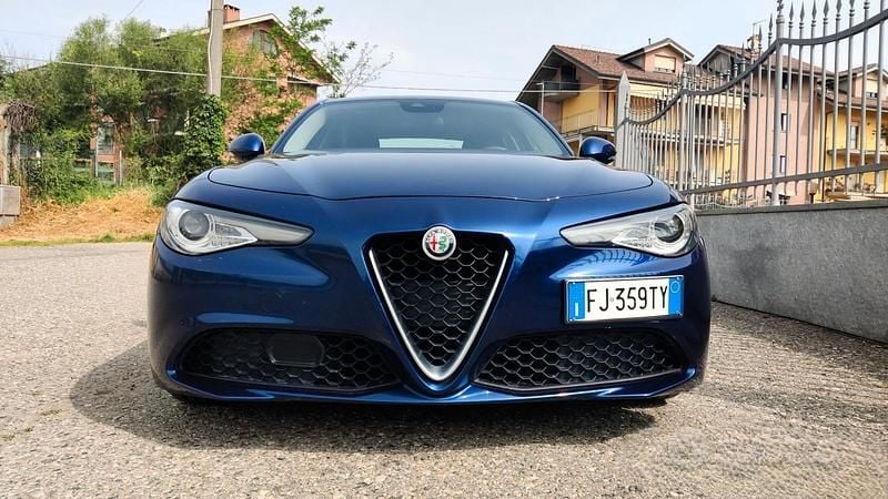 Usata Alfa Romeo Giulia Super 150 CV (110 kW) 2017 Blu Berlina