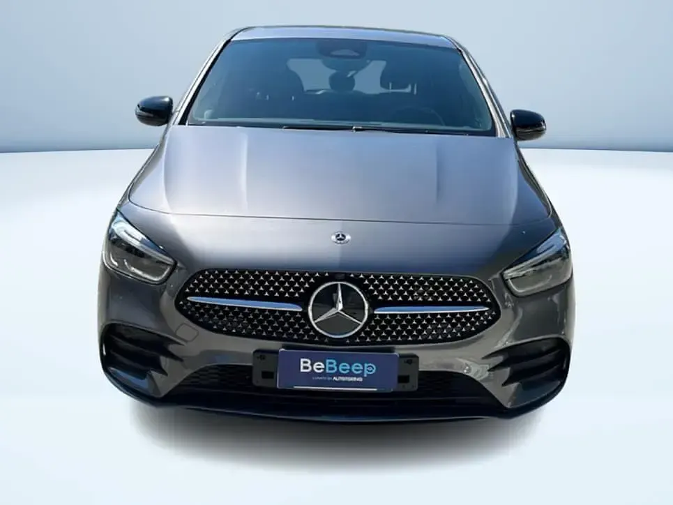 Usata Mercedes B250 Advanced Plus 163 CV (119 kW) 2024 Grigio Utilitaria