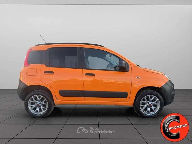 Usata Fiat Panda 4x4 80 CV (58 kW) 2017 Orange pastello Utilitaria