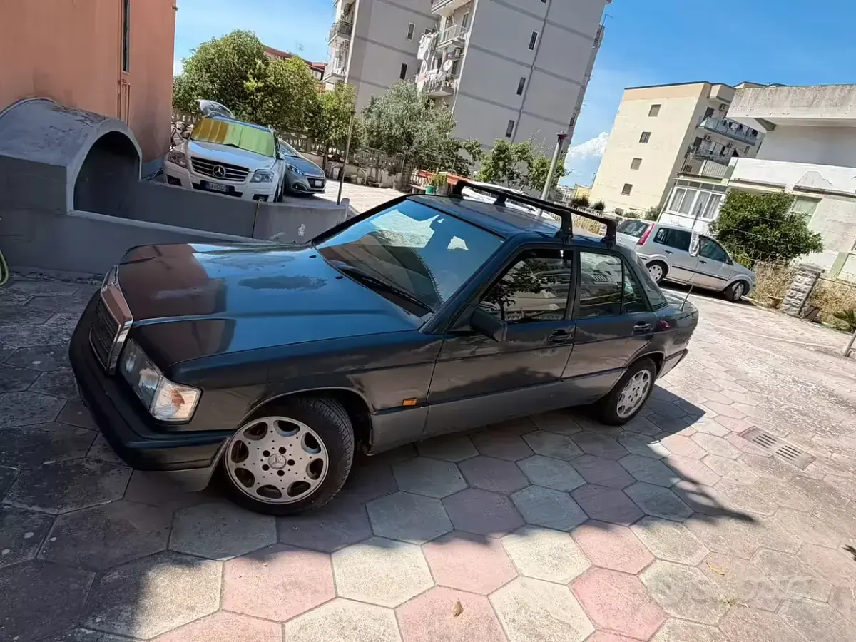 Usata Mercedes 190 122 CV (89 kW) 1989 Berlina