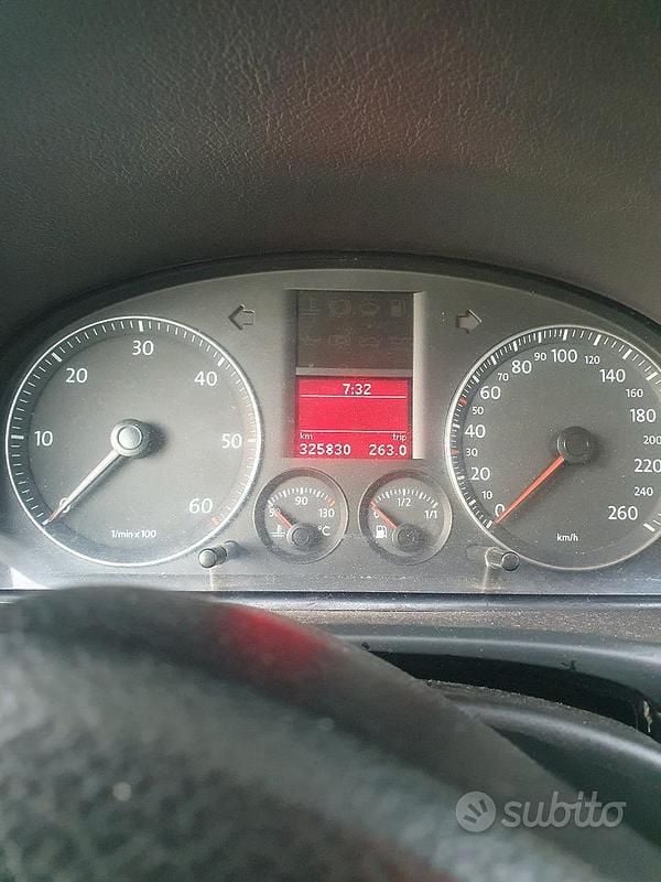 Usata VW Touran 101 CV (74 kW) 2003 Grigio Monovolume