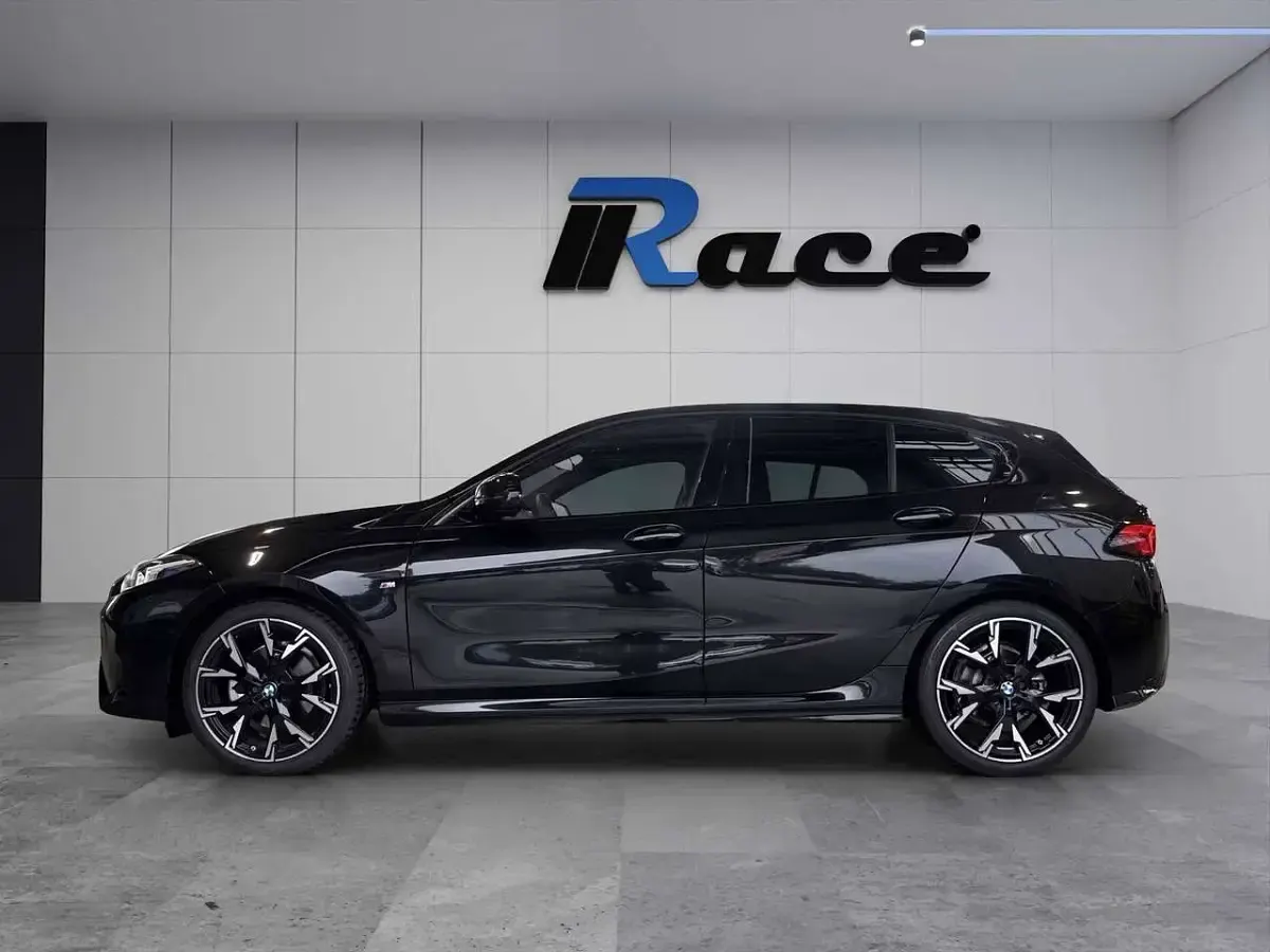 Usata BMW 120 M Sport 170 CV (125 kW) 2025 Nero zaffiro Utilitaria