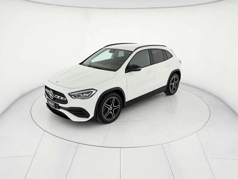 Usata Mercedes GLA200 Premium 150 CV (110 kW) 2022 Bianco SUV