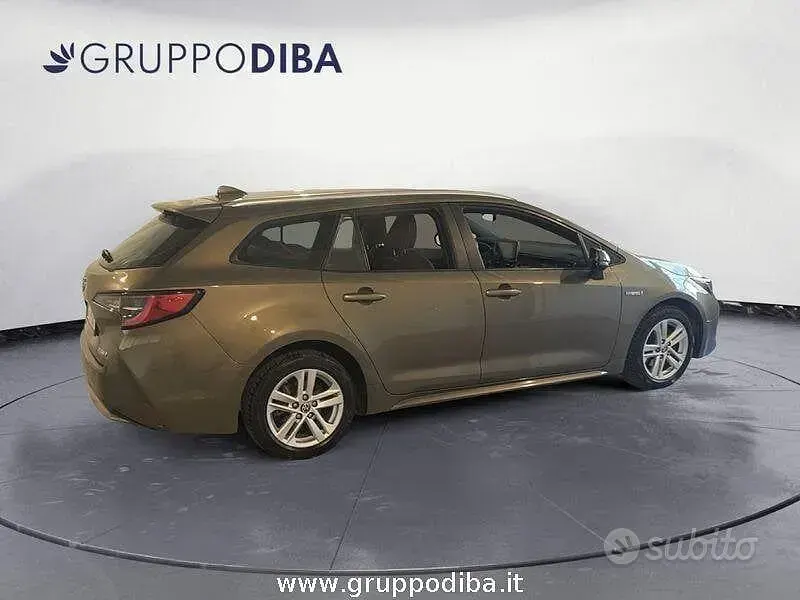 Usata Toyota Corolla Active 122 CV (89 kW) 2021 Bronzo Station wagon