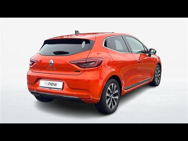 Begagnad Renault Clio V Techno 145 HK (106 kW) 2023 Orange Sedan