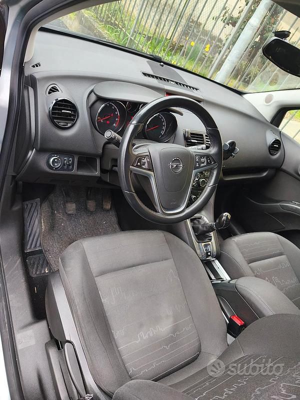 Usata Opel Meriva 120 CV (88 kW) 2012 Grigio Monovolume