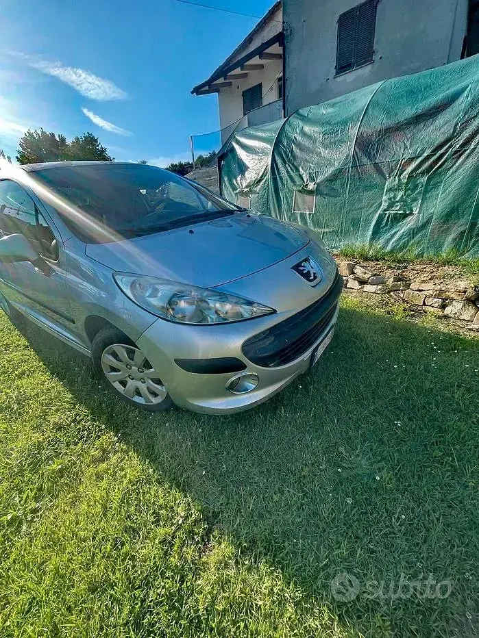 Usata Peugeot 207 88 CV (64 kW) 2007 Grigio Utilitaria