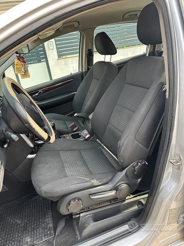 Usata Mercedes B180 116 CV (85 kW) 2009 Grigio Monovolume