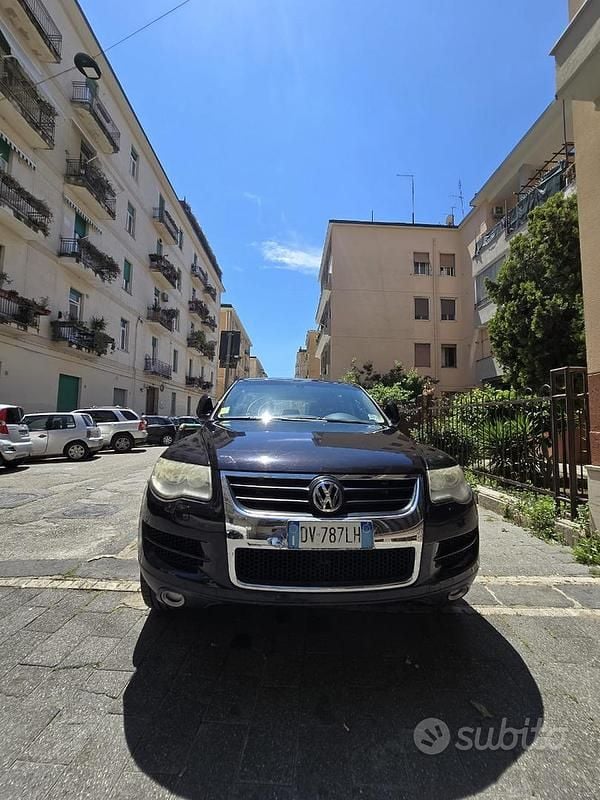 Nero Usata 2009 VW Touareg SUV | 5500 € - Immagine 1/4