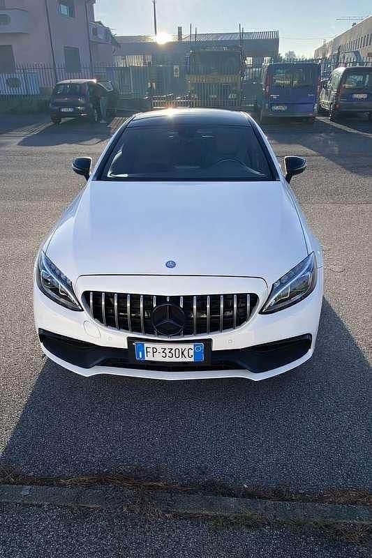 Usata Mercedes C220 AMG line 170 CV (125 kW) 2017 Bianco Coupé