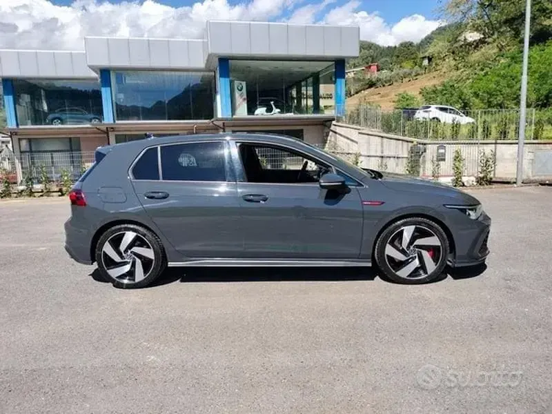 Usata VW Golf VIII GTI 245 CV (180 kW) 2021 Grigio Berlina