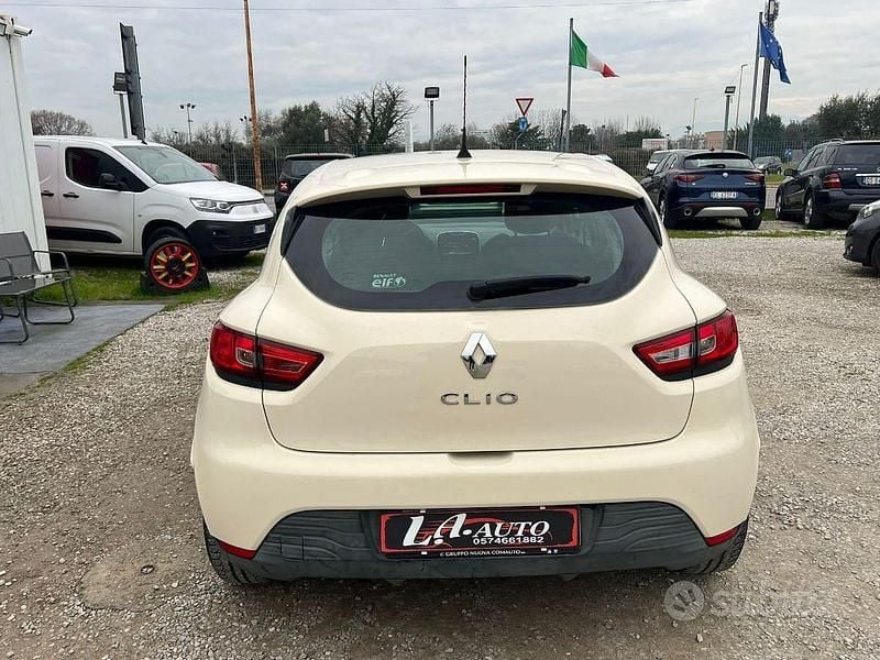 Usata Renault Clio IV 75 CV (55 kW) 2015 Beige Berlina