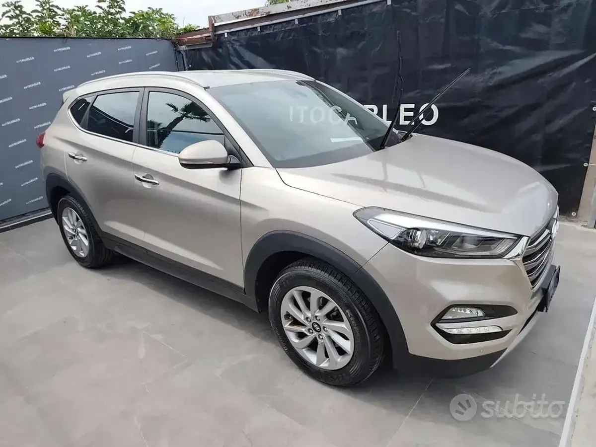 Usata Hyundai Tucson Xpossible 116 CV (85 kW) 2016 Grigio perla SUV