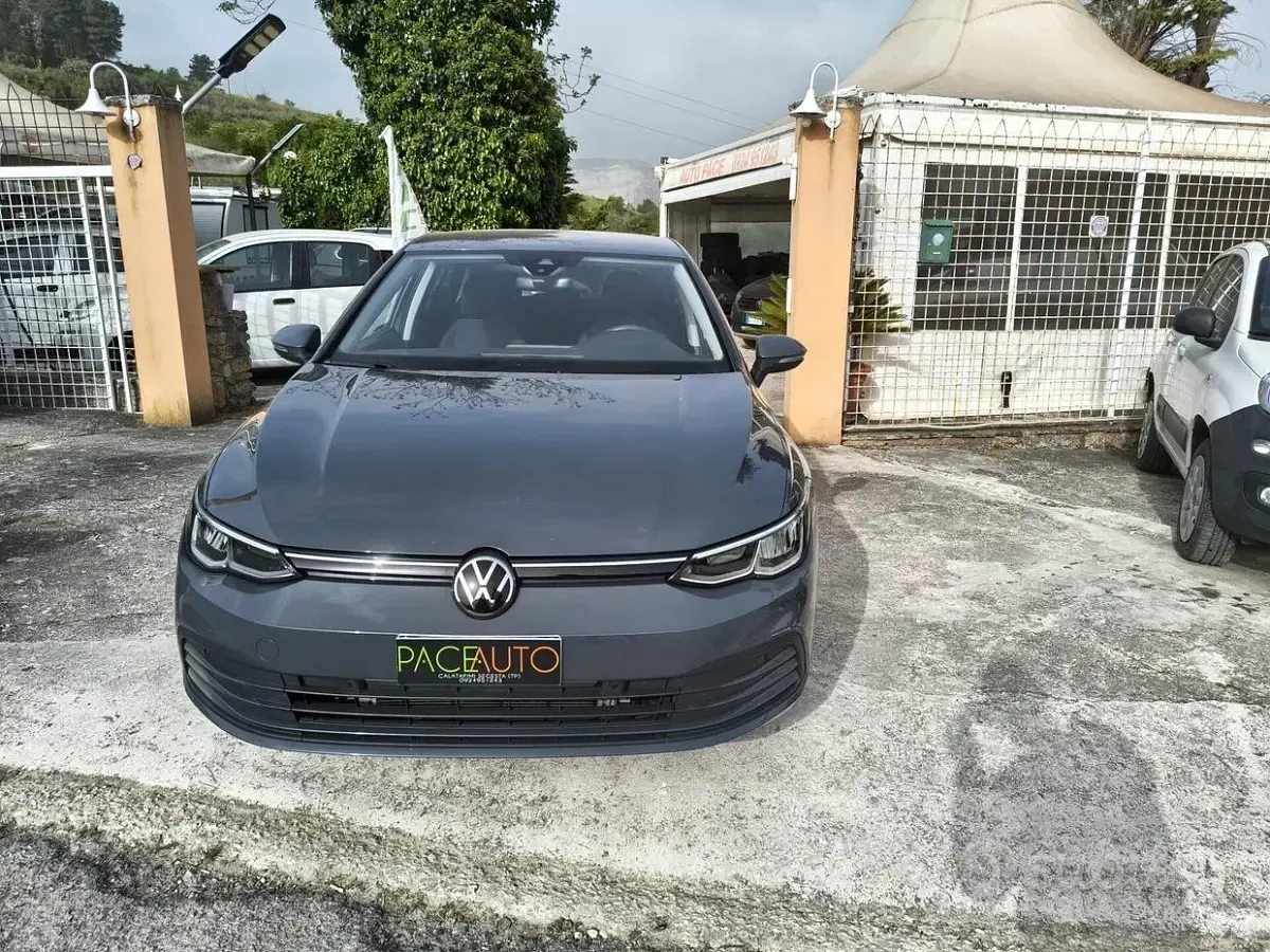 Usata VW Golf Life 150 CV (110 kW) 2023 Grigio SUV