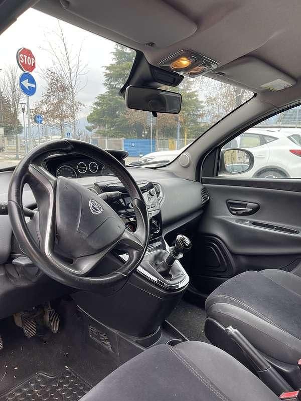 Usata Lancia Ypsilon Silver 69 CV (50 kW) 2012 Utilitaria