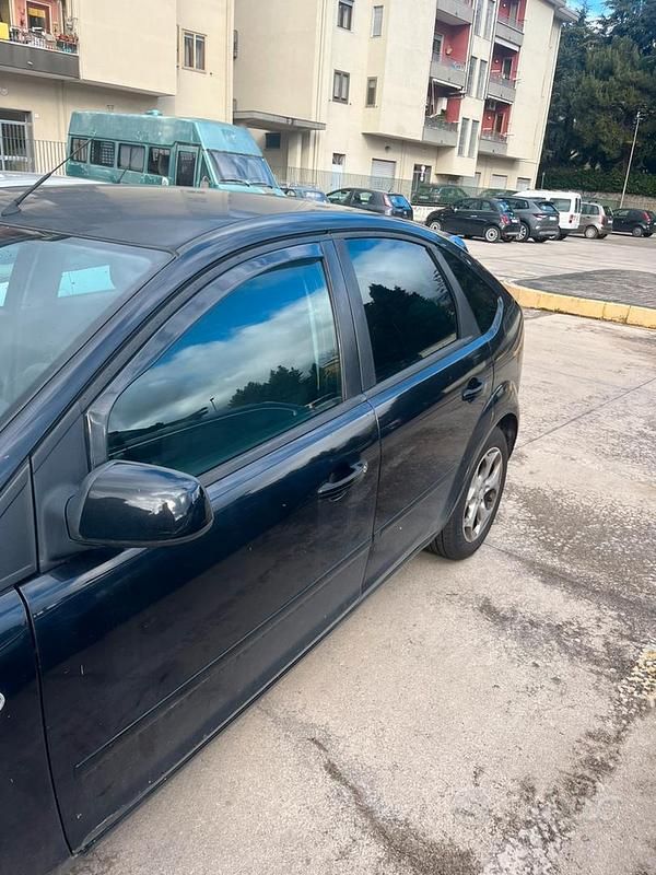 Usata Ford Focus 90 CV (66 kW) 2007 Nero Berlina