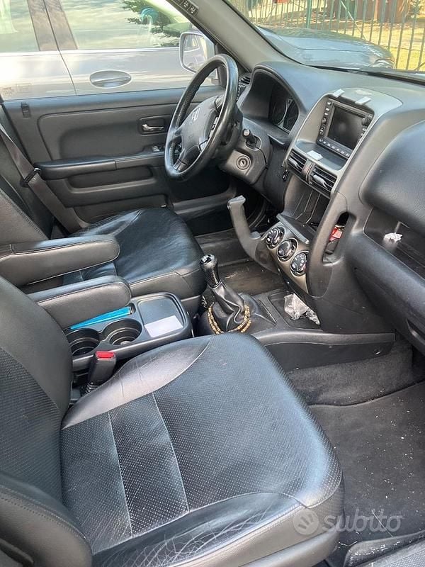 Grigio Usata 2005 Honda CR-V SUV | 3500 € (Buon prezzo) - Immagine 1/3