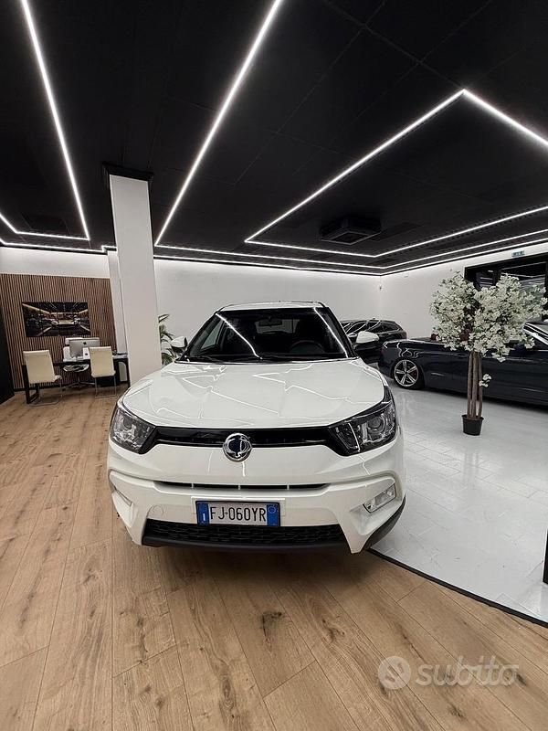 Bianco Usata 2017 Ssangyong (KGM) Tivoli SUV | 9900 € (Buon prezzo) - Immagine 1/4