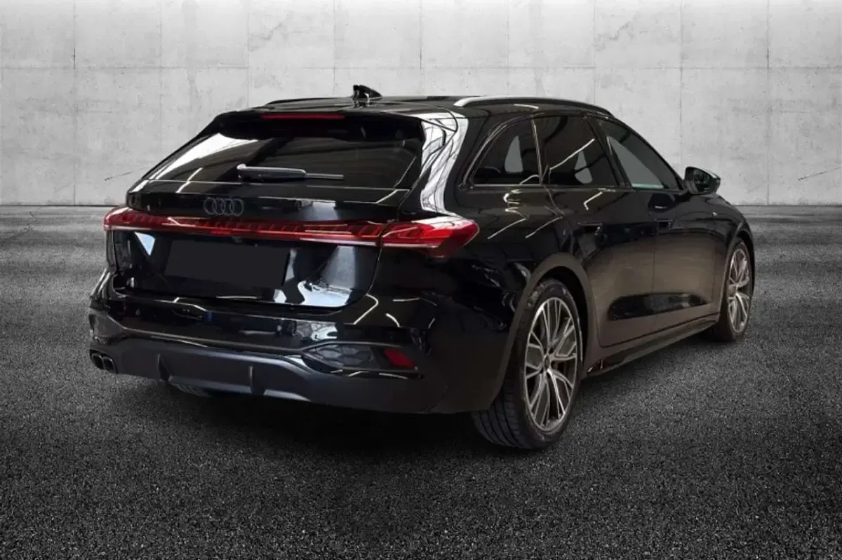 Usata Audi A5 S-Line 204 CV (150 kW) 2025 Nero Station wagon