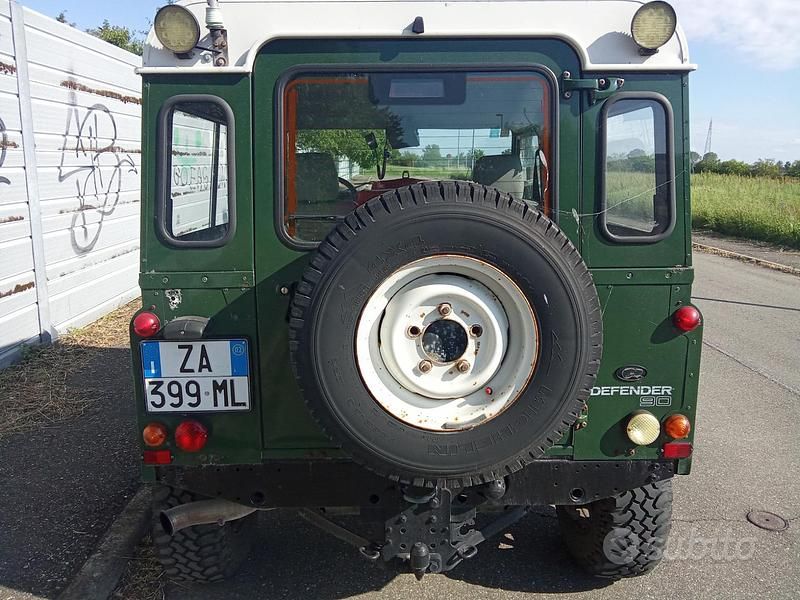 Usata Land Rover Defender 122 CV (89 kW) 2002 Verde SUV