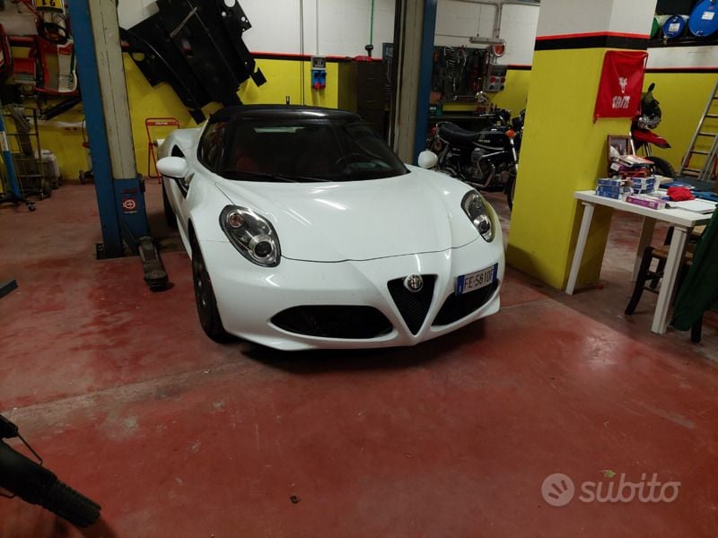 Usata Alfa Romeo 4C Spider 241 CV (177 kW) 2016 Bianco Cabrio
