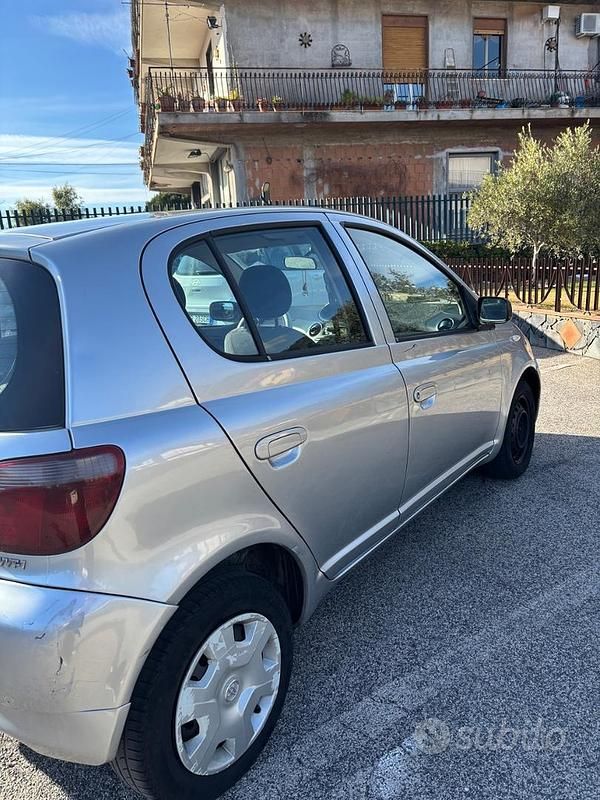 Usata Toyota Yaris 2001