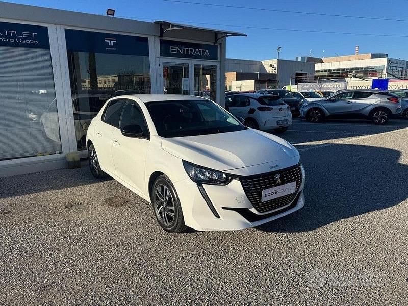 Usata Peugeot 208 Active 101 CV (74 kW) 2022 Other Utilitaria