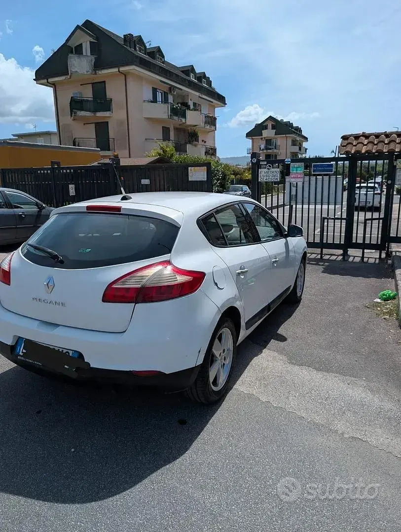 Usata Renault Mégane III 110 CV (80 kW) 2011 Bianco Berlina