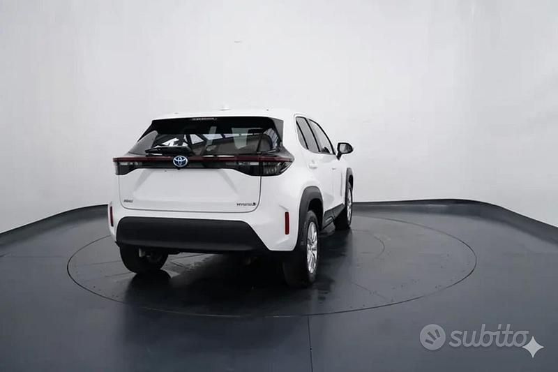Nuova Toyota Yaris Cross Active 116 CV (85 kW) 2025 Bianco SUV
