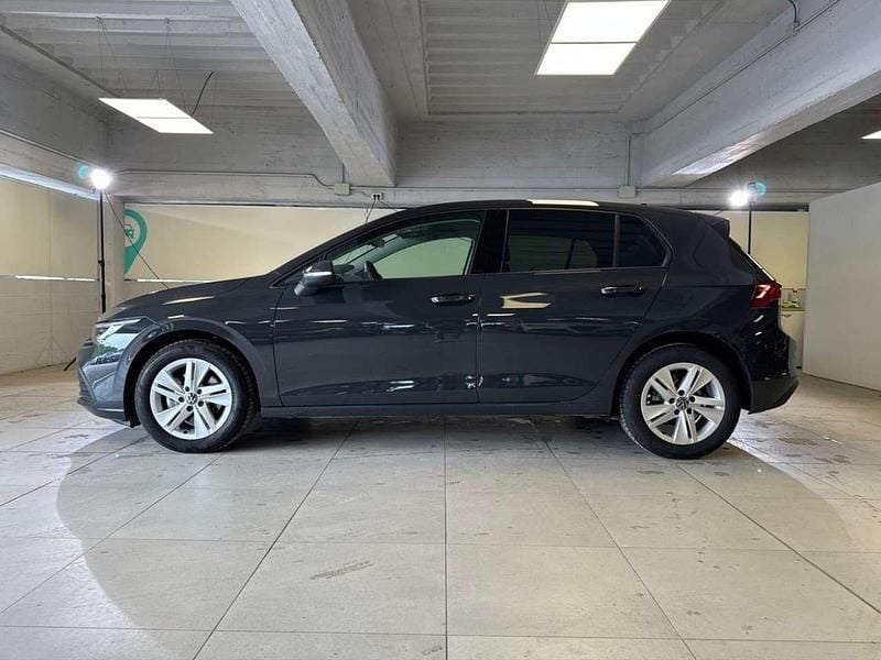 Brugt VW Golf VIII Life 110 HK (80 kW) 2023 Grå Hatchback