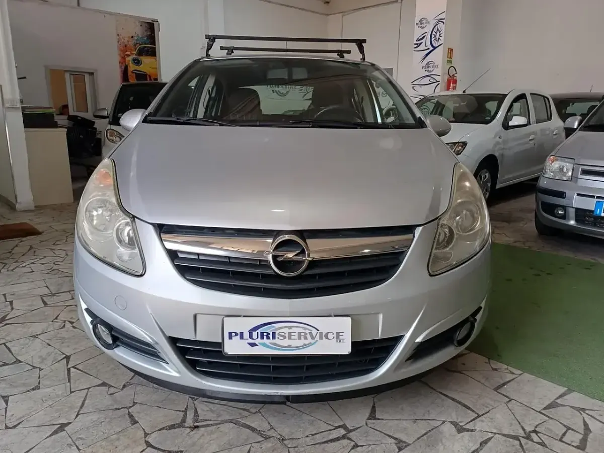 Usata Opel Corsa Cosmo 75 CV (55 kW) 2010 Grigio Utilitaria