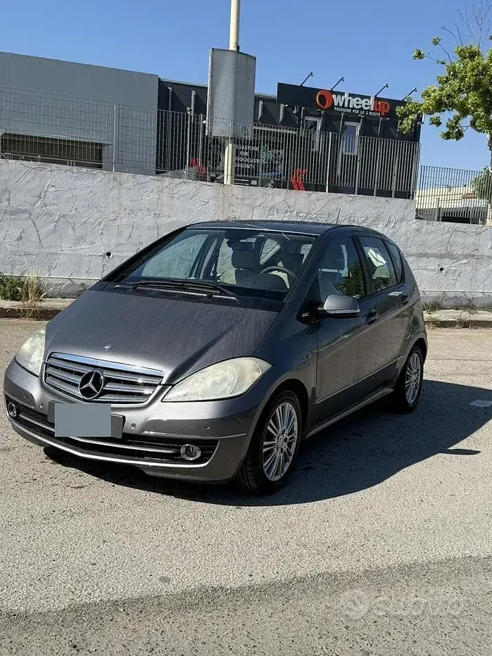 Usata Mercedes A200 109 CV (80 kW) 2008 Grigio Berlina