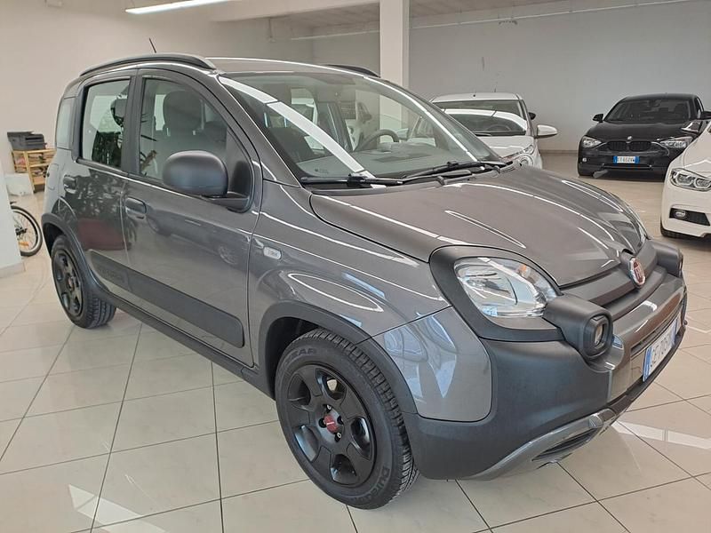 Usata Fiat Panda Cross Cross 70 CV (51 kW) 2021 Viola Utilitaria