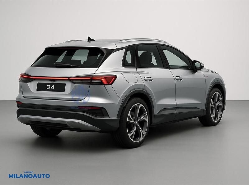 Occasion Audi Q4 e-tron S-Line 210 kW (286 PK) 2025 Zilver SUV