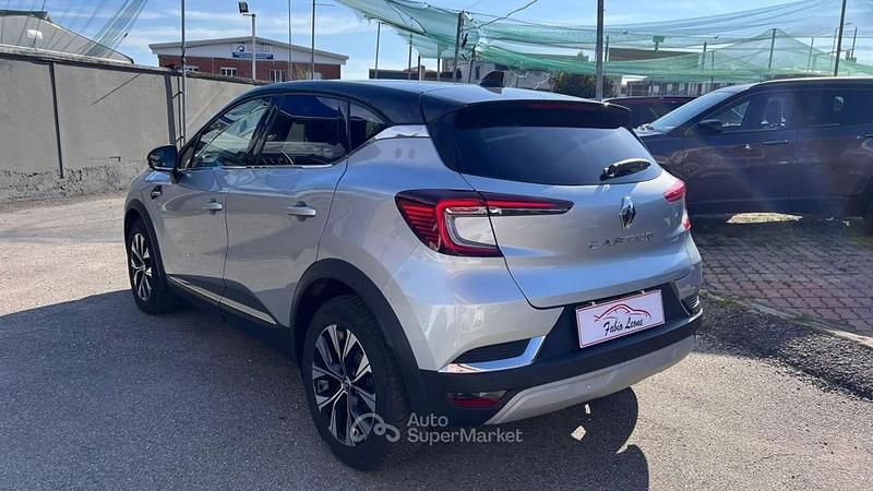 Usata Renault Captur Techno 91 CV (66 kW) 2024 Grigio SUV