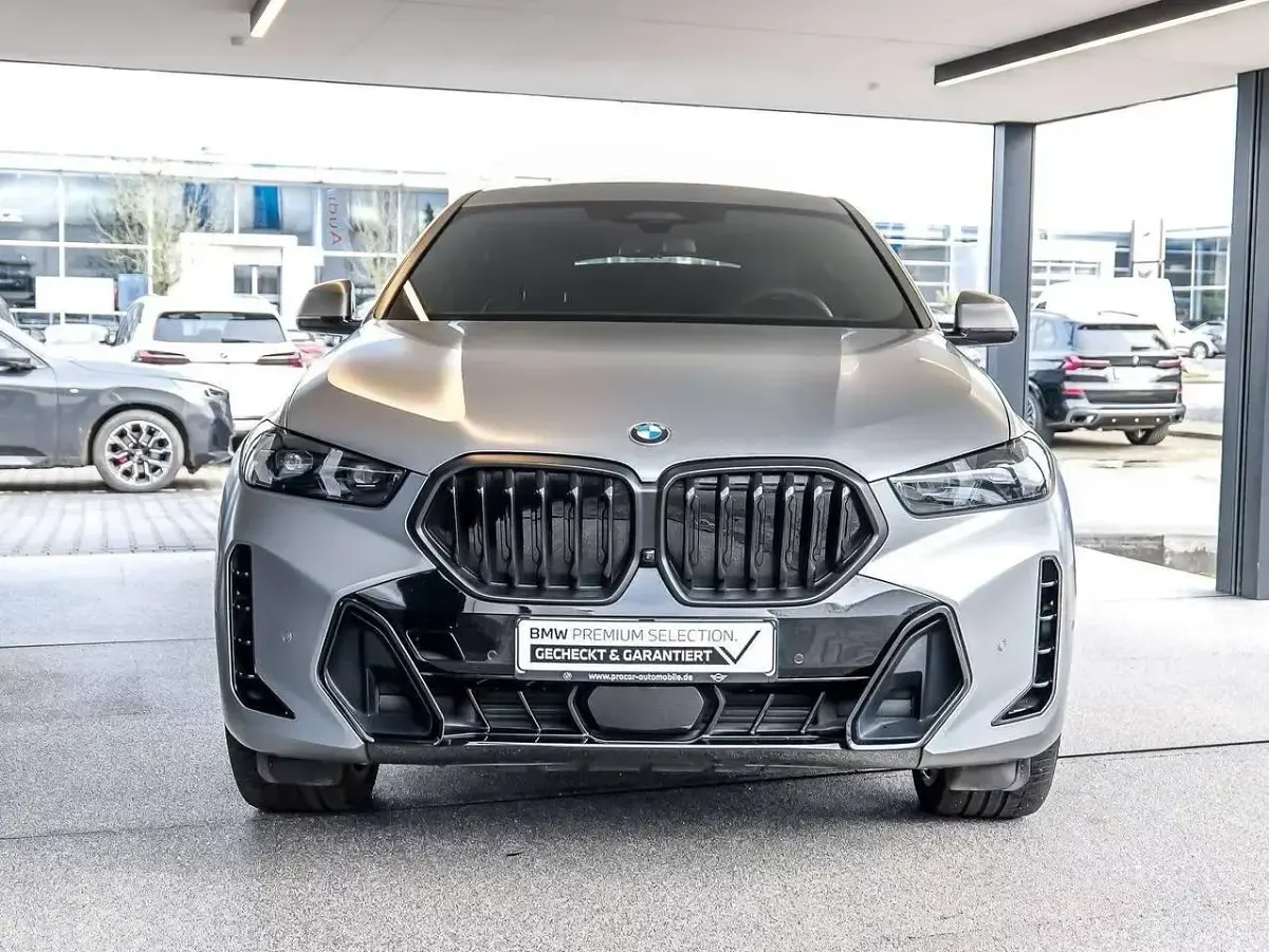 Usata BMW X6 M Sport 340 CV (250 kW) 2025 Frozen pure grey SUV