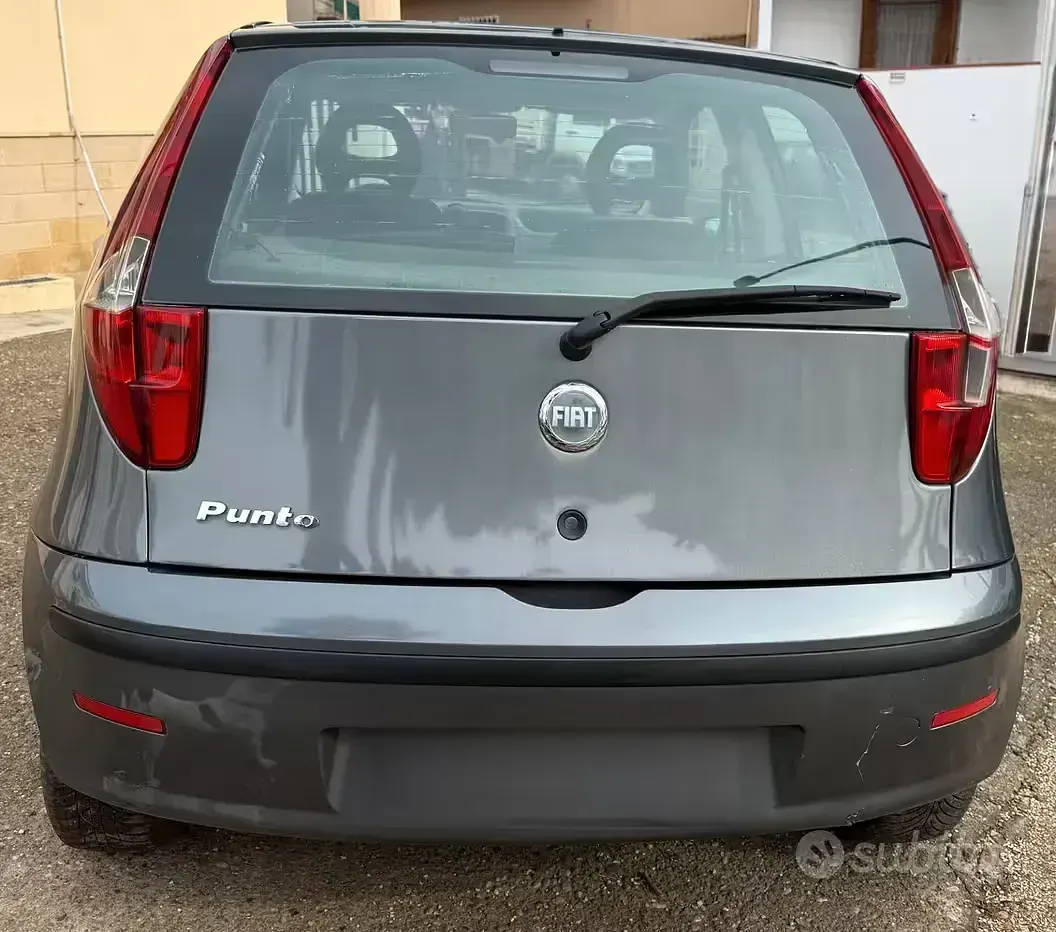Usata Fiat Punto Active 60 CV (44 kW) 2005 Grigio Utilitaria