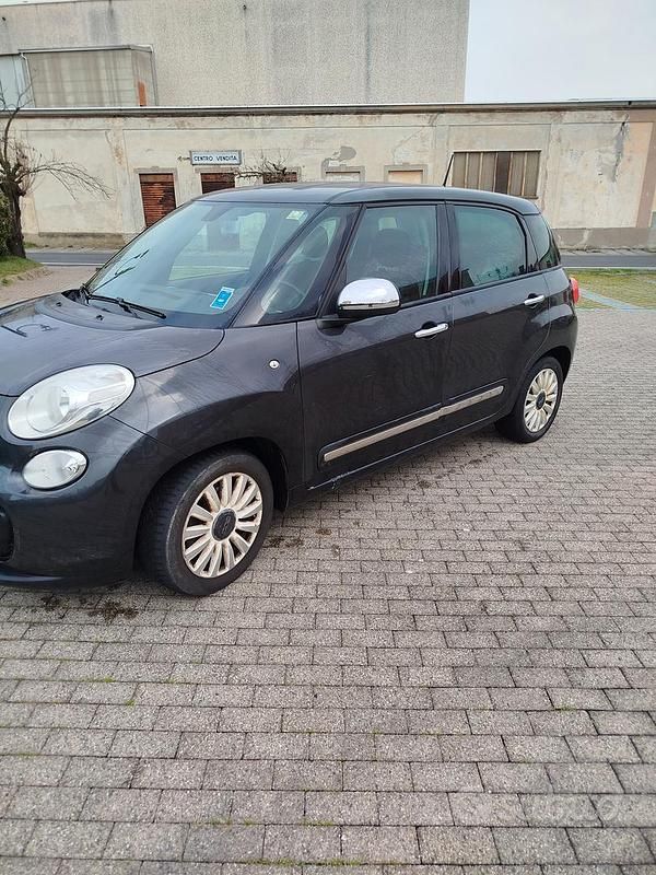 Begagnad Fiat 500L 85 HK (62 kW) 2018 Grå Minibuss