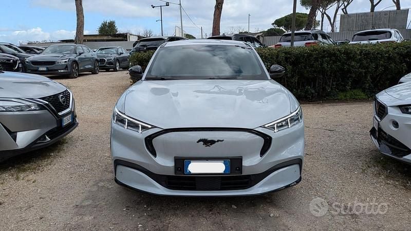 Usata Ford Mustang 269 CV (197 kW) 2023 Bianco Coupé