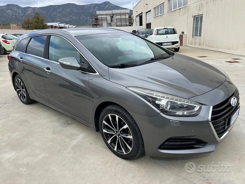 Usata Hyundai i40 141 CV (103 kW) 2016 Grigio Station wagon