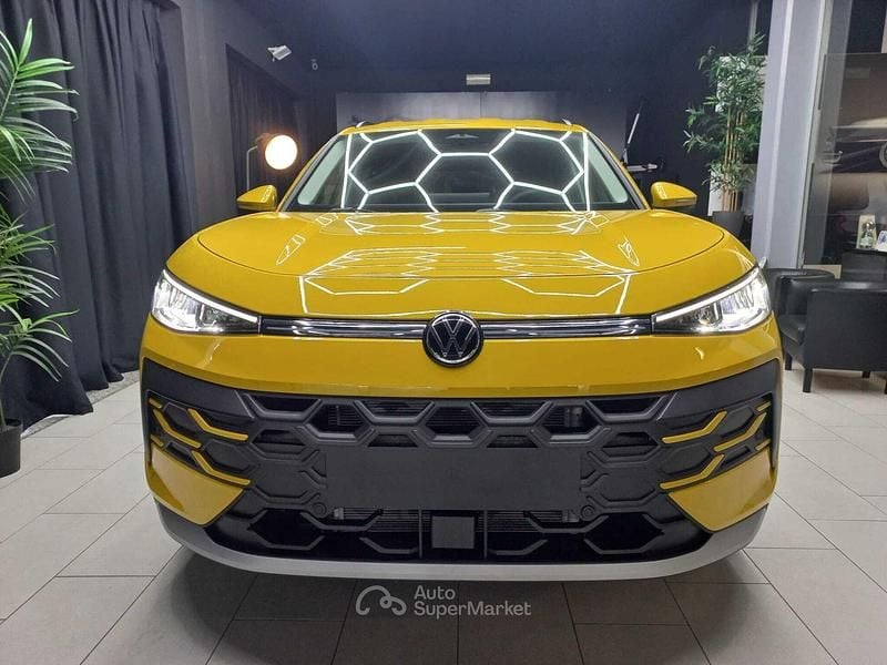 Nuova VW T-Roc 151 CV (111 kW) 2026 Giallo SUV
