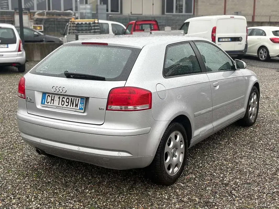 Usata Audi A3 Ambition 102 CV (75 kW) 2003 Argento Utilitaria