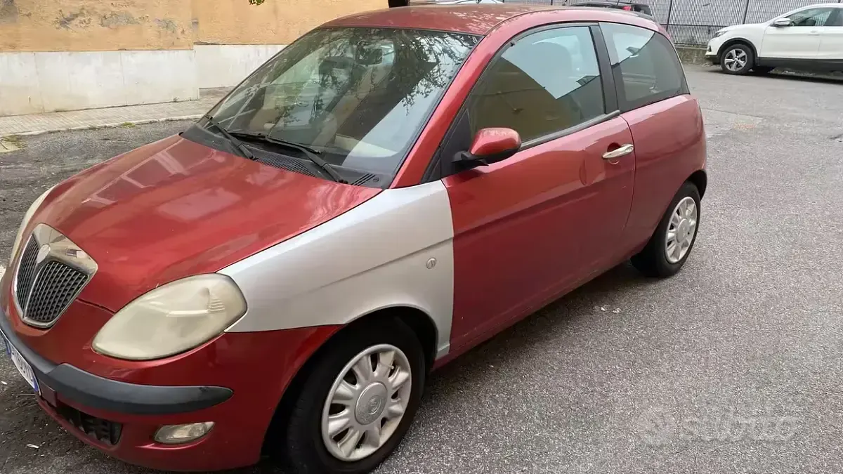 Usata Lancia Ypsilon 60 CV (44 kW) 2005 Rosso Utilitaria
